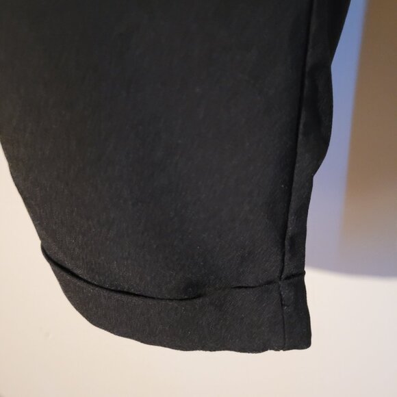 Torrid Elastic Waist Cuffed High Waisted Cropped Black Trousers SZ 3 - Picture 3 of 6